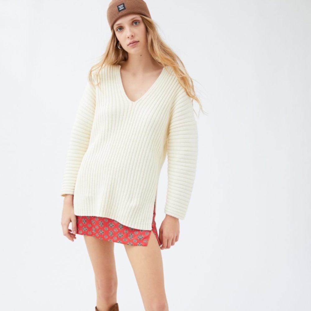 Urban Outfitters Palmer Deep V-Neck Tunic Sweater - Picture 1 of 5